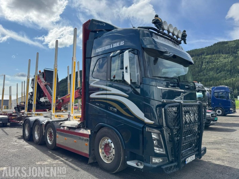 2018 Volvo FH16 8X4 komplett tømmerbil med kran og henger. - Camião de transporte de madeira, Camião grua: foto 4 2018 Volvo FH16 8X4 komplett tømmerbil med kran og henger. - Camião de transporte de madeira, Camião grua: foto 4
