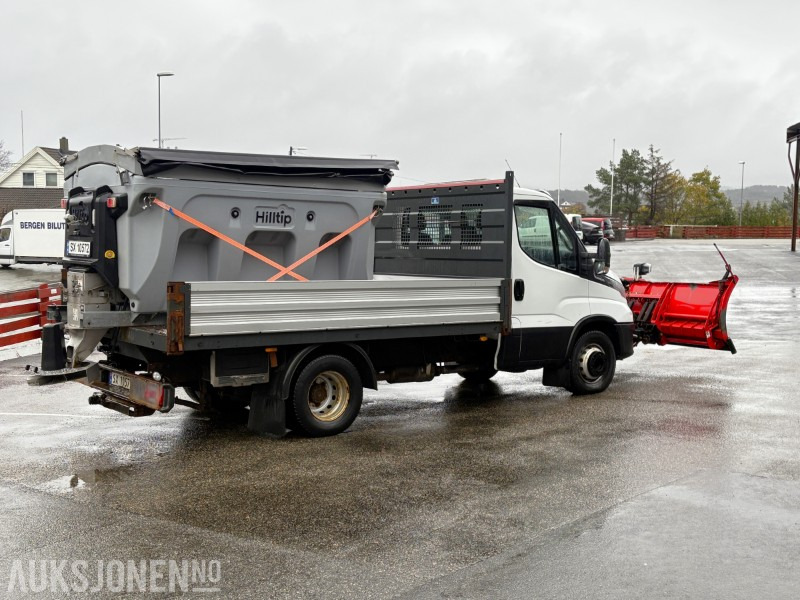 2019 Iveco Daily planbil m/ Hilltip IceStriker og Western Wide-Out brøyteplog - Camião de caixa aberta/ Plataforma: foto 3 2019 Iveco Daily planbil m/ Hilltip IceStriker og Western Wide-Out brøyteplog - Camião de caixa aberta/ Plataforma: foto 3
