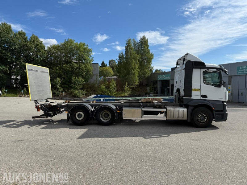 2019 Mercedes-Benz ACTROS 2553, containerbil, cruise, baklem, ryggekamera, ekstralys, 530hk - Camião transportador de contêineres/ Caixa móvel: foto 4 2019 Mercedes-Benz ACTROS 2553, containerbil, cruise, baklem, ryggekamera, ekstralys, 530hk - Camião transportador de contêineres/ Caixa móvel: foto 4