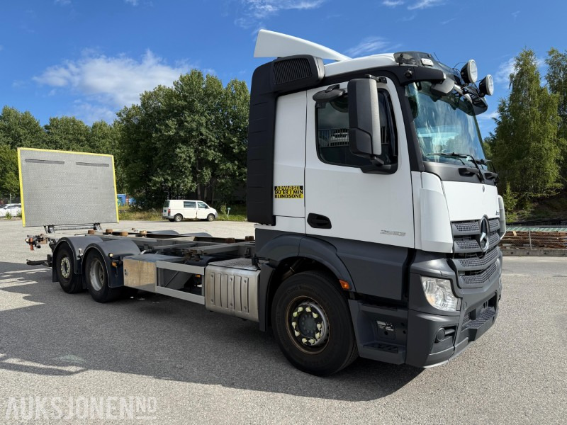 2019 Mercedes-Benz ACTROS 2553, containerbil, cruise, baklem, ryggekamera, ekstralys, 530hk - Camião transportador de contêineres/ Caixa móvel: foto 3 2019 Mercedes-Benz ACTROS 2553, containerbil, cruise, baklem, ryggekamera, ekstralys, 530hk - Camião transportador de contêineres/ Caixa móvel: foto 3