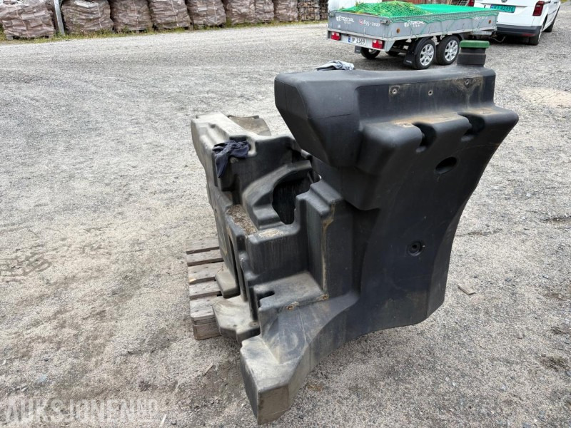 2020 Dieseltank til John Deere 6215 - Trator: foto 2 2020 Dieseltank til John Deere 6215 - Trator: foto 2