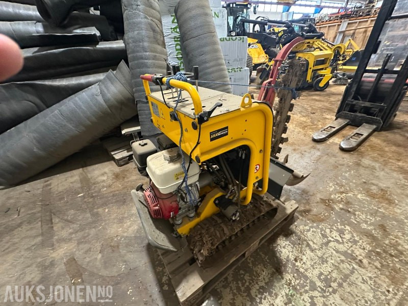 2020 Gabin MAK A-Traction - Beltegående kjedegraver med ståplate - Gått 10 timer - Equipamento de construção: foto 2 2020 Gabin MAK A-Traction - Beltegående kjedegraver med ståplate - Gått 10 timer - Equipamento de construção: foto 2