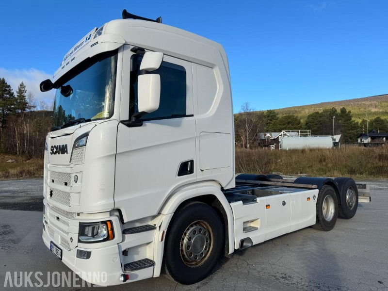 2020 Scania R580 CHASSIS, V8, EURO 6, SVING AKSEL 3, DIESELVARMER, - Camião chassi: foto 1 2020 Scania R580 CHASSIS, V8, EURO 6, SVING AKSEL 3, DIESELVARMER, - Camião chassi: foto 1
