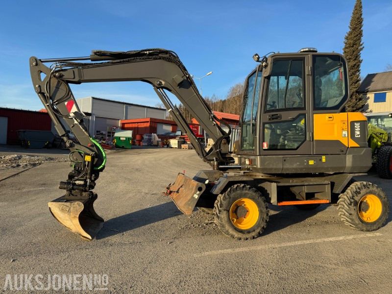 2020 Volvo EW60E HJULGRAVER MED TOLTROTATOR OG 2 SKUFFER - Escavadeira: foto 1 2020 Volvo EW60E HJULGRAVER MED TOLTROTATOR OG 2 SKUFFER - Escavadeira: foto 1