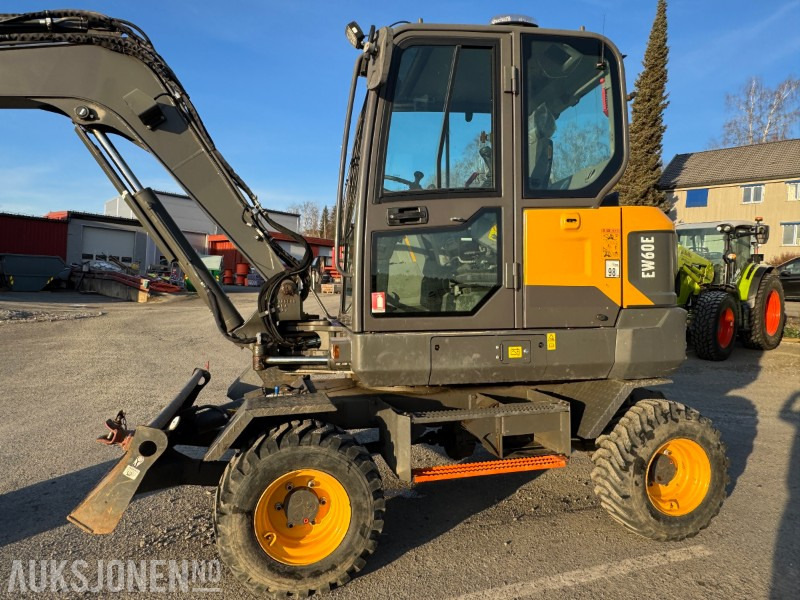 2020 Volvo EW60E HJULGRAVER MED TOLTROTATOR OG 2 SKUFFER - Escavadeira: foto 2 2020 Volvo EW60E HJULGRAVER MED TOLTROTATOR OG 2 SKUFFER - Escavadeira: foto 2