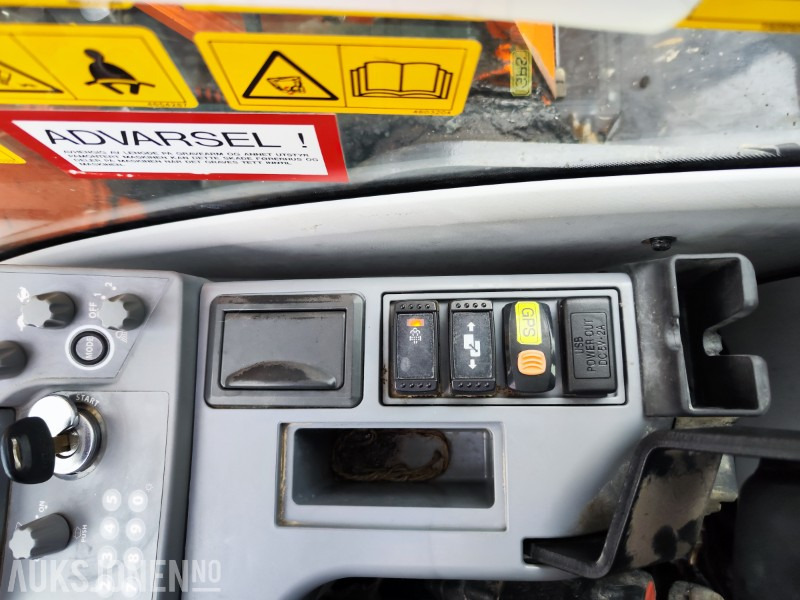 Escavadeira 2021 Hitachi ZX135US-6 med 3D maskinstyring, tiltrotator og 3 skuffer: foto 31