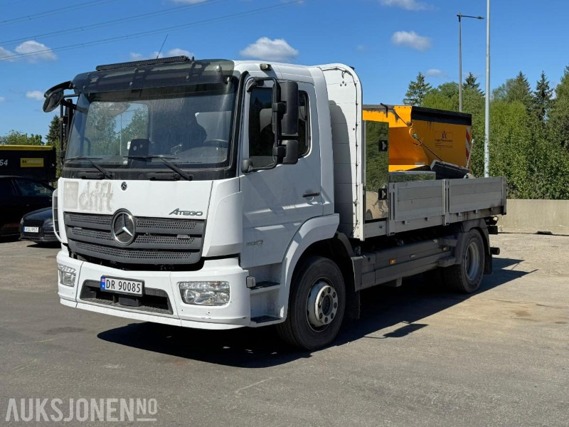 2021 Mercedes-Benz Atego 1530 lappebil/asfaltcontainer/hengsrød plan/adaptiv cruisecontrol/kamera - Camião de caixa aberta/ Plataforma: foto 1 2021 Mercedes-Benz Atego 1530 lappebil/asfaltcontainer/hengsrød plan/adaptiv cruisecontrol/kamera - Camião de caixa aberta/ Plataforma: foto 1