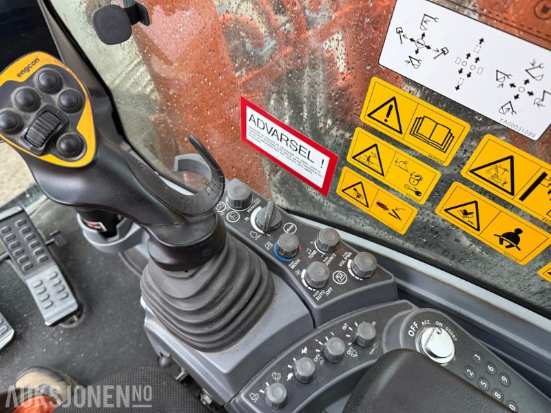 Escavadeira 2022 Hitachi 300LC m/Tiltrotator, Gps og 2 skuffer: foto 23