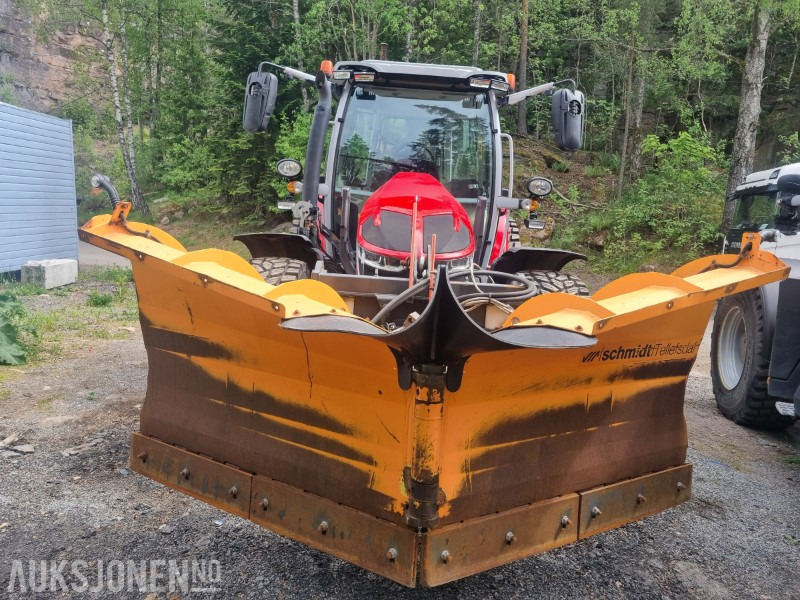 2022 Massey Ferguson 5S.145 traktor med Strøkasse og V-plog - Trator: foto 5 2022 Massey Ferguson 5S.145 traktor med Strøkasse og V-plog - Trator: foto 5