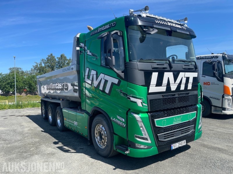 2022 Volvo FH 540 8X4 Tippbil, Tridem luftfjæring og hydraulisk styrt løpeaksel med single hjul - Camião basculante: foto 2 2022 Volvo FH 540 8X4 Tippbil, Tridem luftfjæring og hydraulisk styrt løpeaksel med single hjul - Camião basculante: foto 2