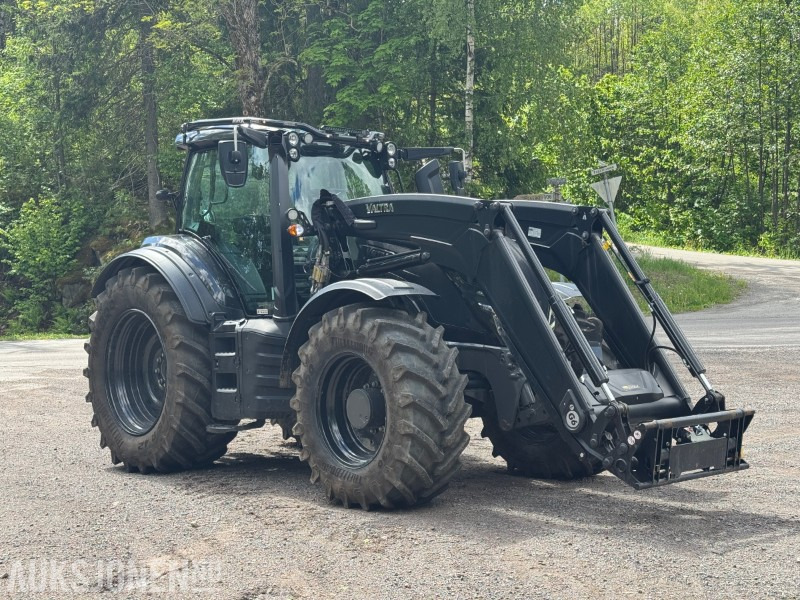 2023 Valtra T235 - Unlimited Black Edition - Traktor - Frontlaster - Trator: foto 3 2023 Valtra T235 - Unlimited Black Edition - Traktor - Frontlaster - Trator: foto 3