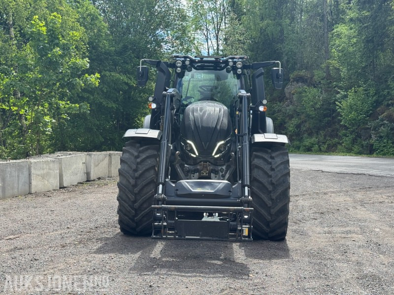 2023 Valtra T235 - Unlimited Black Edition - Traktor - Frontlaster - Trator: foto 2 2023 Valtra T235 - Unlimited Black Edition - Traktor - Frontlaster - Trator: foto 2