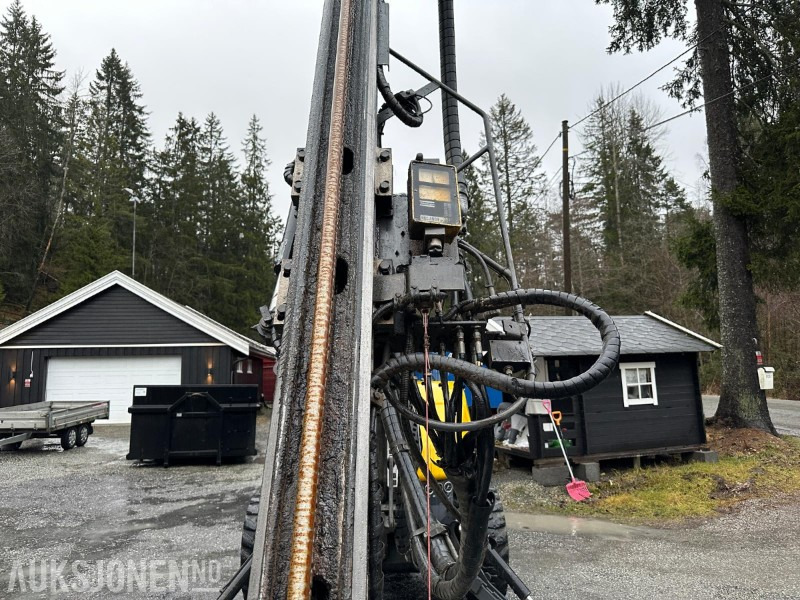 Atlas Copco FlexiROC T15R 2013 – Borerigg med ILMEG – Fjernkontroll- 1909 Timer - Máquina de perfuração: foto 5 Atlas Copco FlexiROC T15R 2013 – Borerigg med ILMEG – Fjernkontroll- 1909 Timer - Máquina de perfuração: foto 5