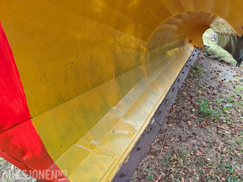 2004 Tellefsdal diagonalplog / snøplog - P HD - Bredde 3600 mm - Parallelllogram - Camião: foto 4 2004 Tellefsdal diagonalplog / snøplog - P HD - Bredde 3600 mm - Parallelllogram - Camião: foto 4