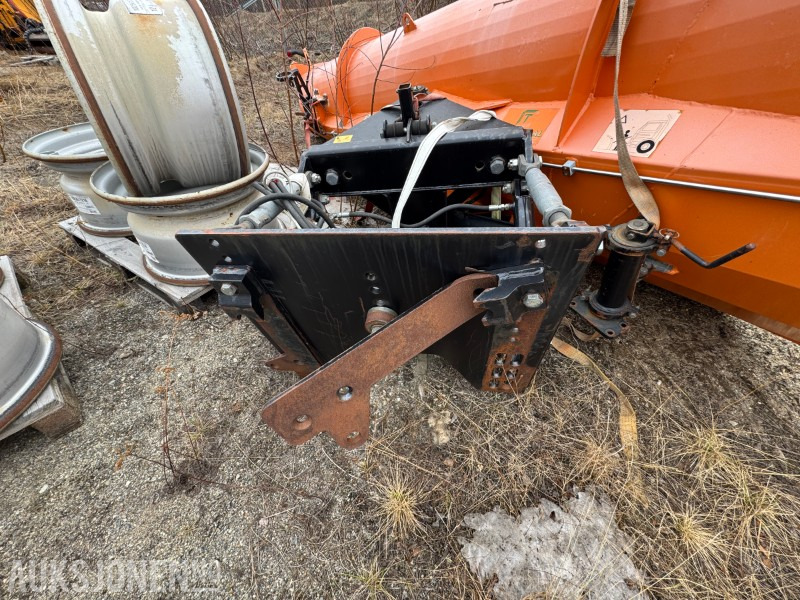 2015 Tellesfsdal HD45 3400 Høytkastene plog med sving - Camião: foto 4 2015 Tellesfsdal HD45 3400 Høytkastene plog med sving - Camião: foto 4