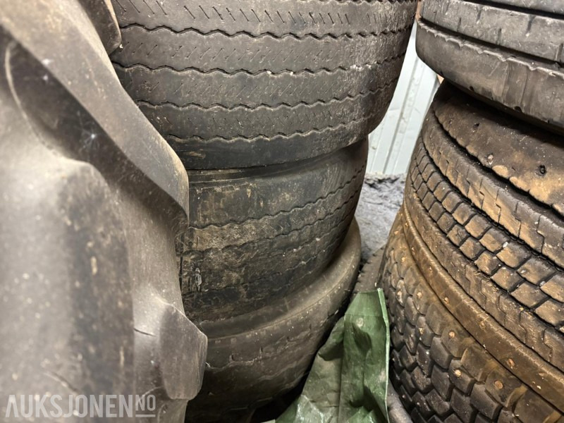 7 stk. Lastebildekk 315/65X22,5 og 385/65X22,5 - Camião: foto 2 7 stk. Lastebildekk 315/65X22,5 og 385/65X22,5 - Camião: foto 2