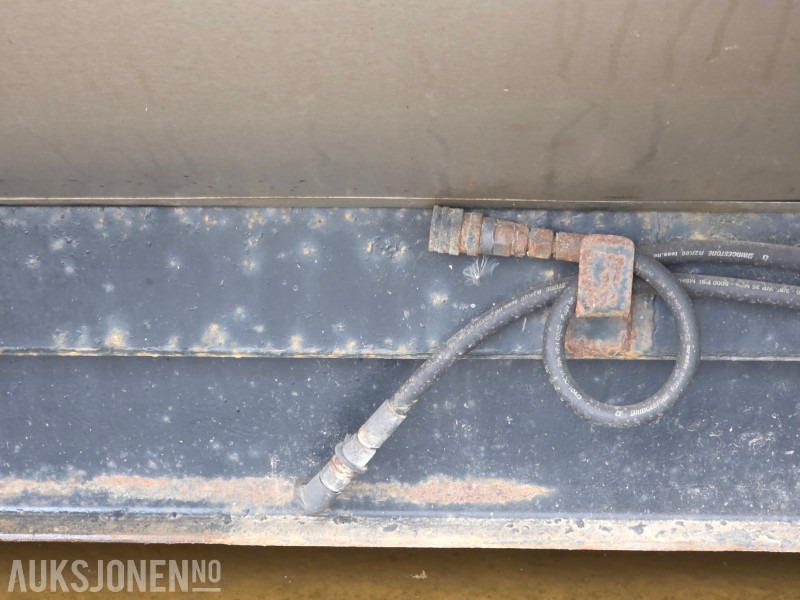 GMM Asfaltbalje med hydraulisk giljotin, manuell kapell og krok - Camião: foto 5 GMM Asfaltbalje med hydraulisk giljotin, manuell kapell og krok - Camião: foto 5