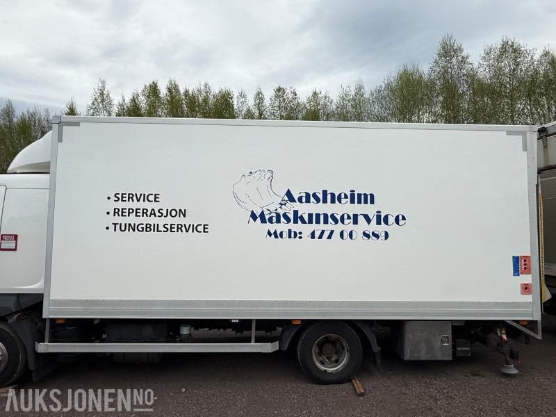 Serviceskap med Kran, baklem, verktøyskap, kompressor og lys - Camião: foto 4 Serviceskap med Kran, baklem, verktøyskap, kompressor og lys - Camião: foto 4