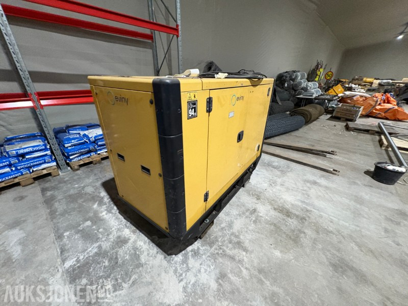 Cat Olympian GEP30 generator, 30 kva - Equipamento de construção: foto 2 Cat Olympian GEP30 generator, 30 kva - Equipamento de construção: foto 2
