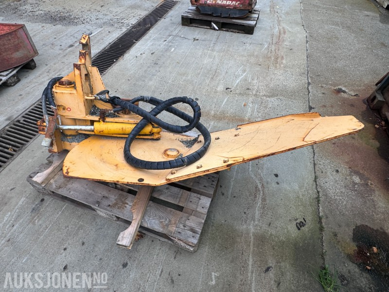 2007 Vammas Hydraulisk kantvinge - Stått på CAT 140 veghøvel - Equipamento por Máquina de construção: foto 3 2007 Vammas Hydraulisk kantvinge - Stått på CAT 140 veghøvel - Equipamento por Máquina de construção: foto 3