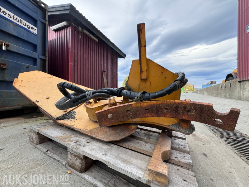 2007 Vammas Hydraulisk kantvinge - Stått på CAT 140 veghøvel - Equipamento por Máquina de construção: foto 4 2007 Vammas Hydraulisk kantvinge - Stått på CAT 140 veghøvel - Equipamento por Máquina de construção: foto 4