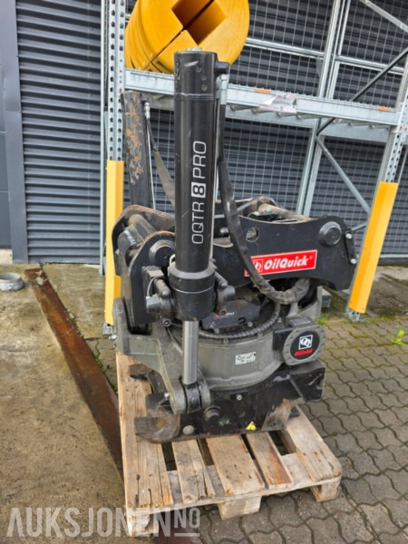 2018 OilQuick/Rototilt R8 kun 500 timer - Equipamento por Máquina de construção: foto 1 2018 OilQuick/Rototilt R8 kun 500 timer - Equipamento por Máquina de construção: foto 1