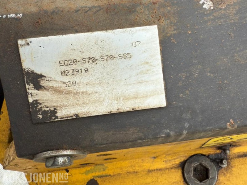 Engcon EC20 Tiltrotator med S70 feste - Equipamento por Máquina de construção: foto 5 Engcon EC20 Tiltrotator med S70 feste - Equipamento por Máquina de construção: foto 5