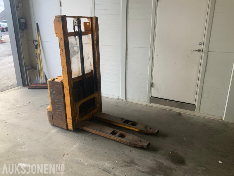 1990 Jungheinrich 112 - Løftehøyde ca 250cm - Equipamento de movimentação: foto 2 1990 Jungheinrich 112 - Løftehøyde ca 250cm - Equipamento de movimentação: foto 2