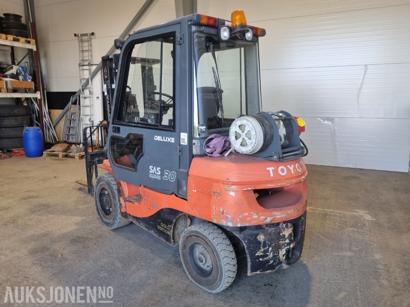 2007 Toyota 02-7FGF30 gasstruck 3T 5170 timer - Equipamento de movimentação: foto 3 2007 Toyota 02-7FGF30 gasstruck 3T 5170 timer - Equipamento de movimentação: foto 3