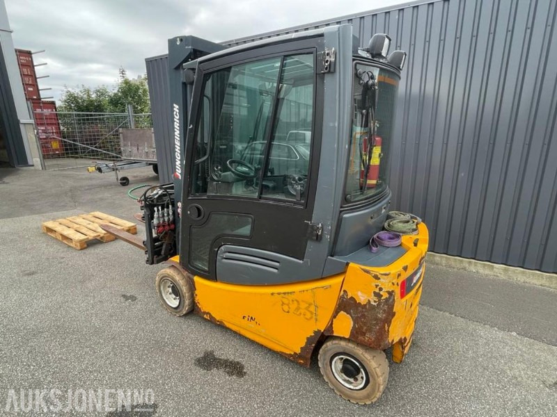 2012 Jungheinrich EFG 320 EL.Truck - Ravas vekt - 7 m. løftehøyde - 2 tonn løftekapasitet - 4812 timer. - Equipamento de movimentação: foto 3 2012 Jungheinrich EFG 320 EL.Truck - Ravas vekt - 7 m. løftehøyde - 2 tonn løftekapasitet - 4812 timer. - Equipamento de movimentação: foto 3