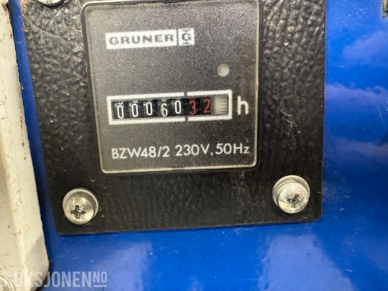 1990 Nødstrømsaggregat Ruggerini / Genetech 15 kVA – driftssikkert dieselaggregat - Equipamento industrial: foto 4 1990 Nødstrømsaggregat Ruggerini / Genetech 15 kVA – driftssikkert dieselaggregat - Equipamento industrial: foto 4