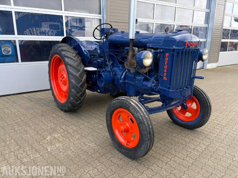 Ford Fordson-Stegamajor E27N - Trator: foto 4 Ford Fordson-Stegamajor E27N - Trator: foto 4