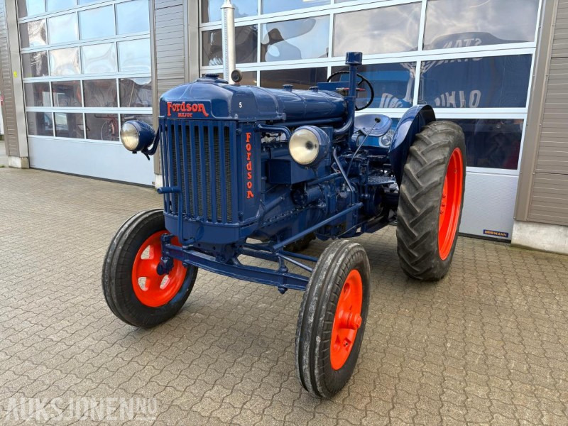 Ford Fordson-Stegamajor E27N - Trator: foto 1 Ford Fordson-Stegamajor E27N - Trator: foto 1