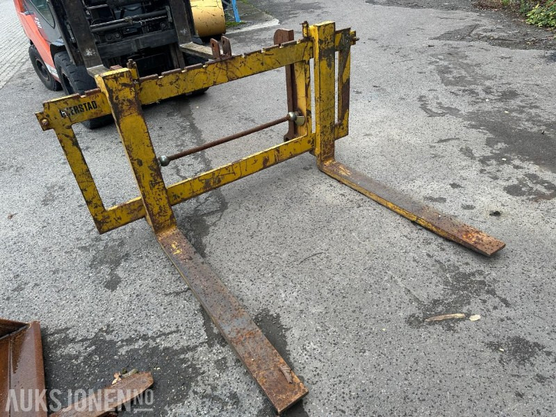 Gjerstad, Volvo Store BM Pallegaffel, Passer L-50 til L-120 - Equipamento de construção: foto 1 Gjerstad, Volvo Store BM Pallegaffel, Passer L-50 til L-120 - Equipamento de construção: foto 1