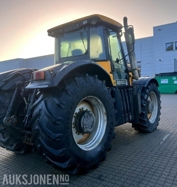JCB FASTRAC 8250 4x4 traktor kun 6.700 Arbeidstimer! - Trator: foto 3 JCB FASTRAC 8250 4x4 traktor kun 6.700 Arbeidstimer! - Trator: foto 3