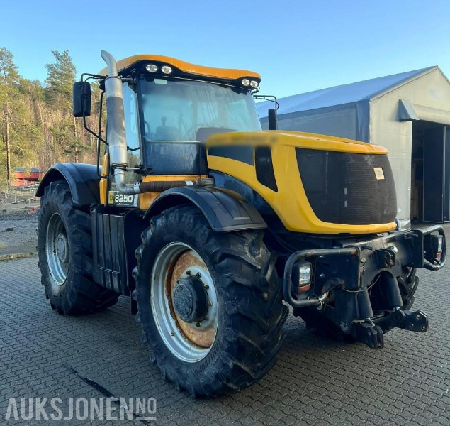JCB FASTRAC 8250 4x4 traktor kun 6.700 Arbeidstimer! - Trator: foto 1 JCB FASTRAC 8250 4x4 traktor kun 6.700 Arbeidstimer! - Trator: foto 1