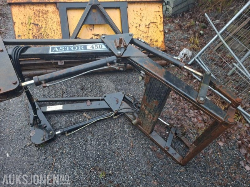 1999 Astor A 450 frontlaster / lesseapparat - Máquina agrícola: foto 3 1999 Astor A 450 frontlaster / lesseapparat - Máquina agrícola: foto 3