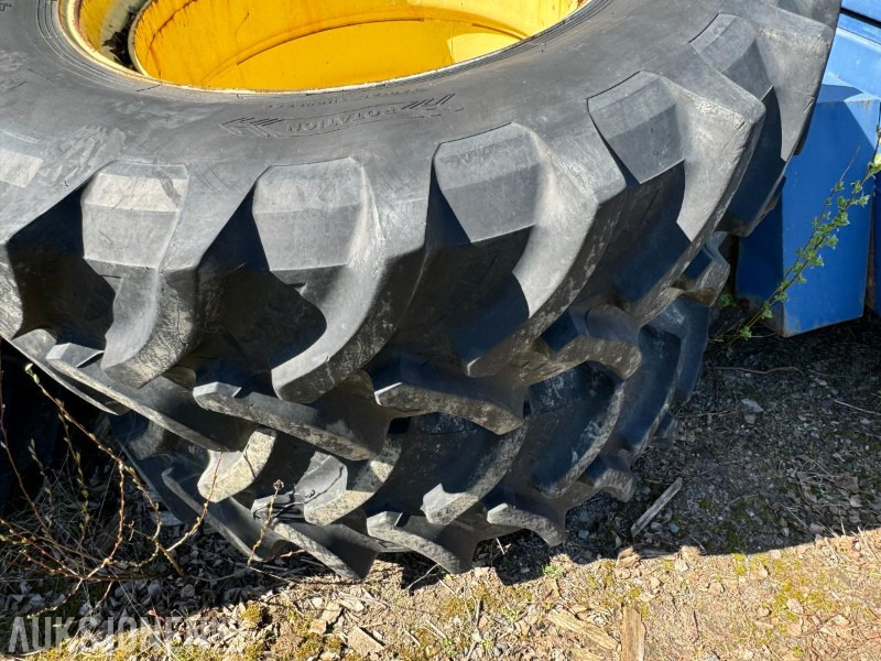 2010 tvillinghjul 460/85R38 - Máquina agrícola: foto 1 2010 tvillinghjul 460/85R38 - Máquina agrícola: foto 1