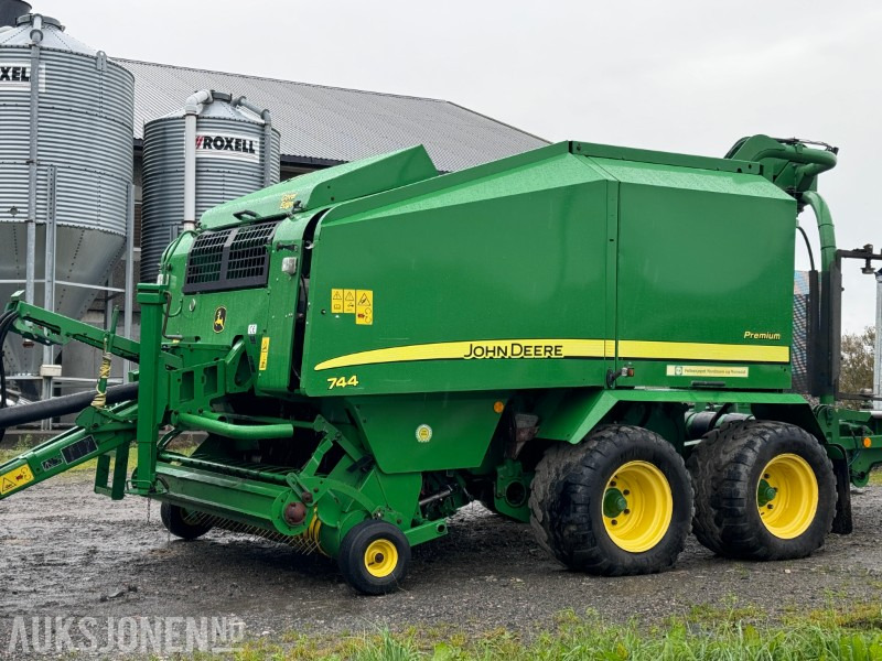2012 John Deere Rundballepresse / Kombipresse 744 H - Máquina agrícola: foto 1 2012 John Deere Rundballepresse / Kombipresse 744 H - Máquina agrícola: foto 1