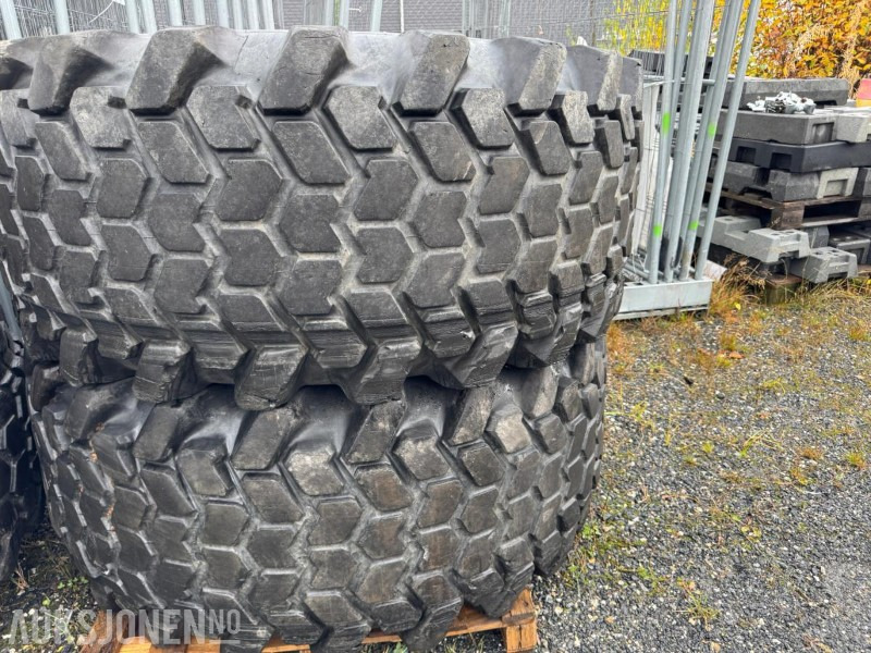 2014 2 stk Trelleborg Industrial Tractor 459 – 620/60 B34 Heavy Duty - Máquina agrícola: foto 1 2014 2 stk Trelleborg Industrial Tractor 459 – 620/60 B34 Heavy Duty - Máquina agrícola: foto 1