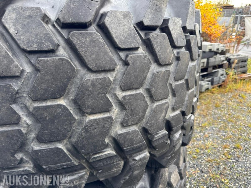 2014 2 stk Trelleborg Industrial Tractor 459 – 620/60 B34 Heavy Duty - Máquina agrícola: foto 2 2014 2 stk Trelleborg Industrial Tractor 459 – 620/60 B34 Heavy Duty - Máquina agrícola: foto 2