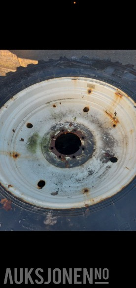 2015 2 stk. traktordekk med felg – 540/80R38 - Máquina agrícola: foto 2 2015 2 stk. traktordekk med felg – 540/80R38 - Máquina agrícola: foto 2