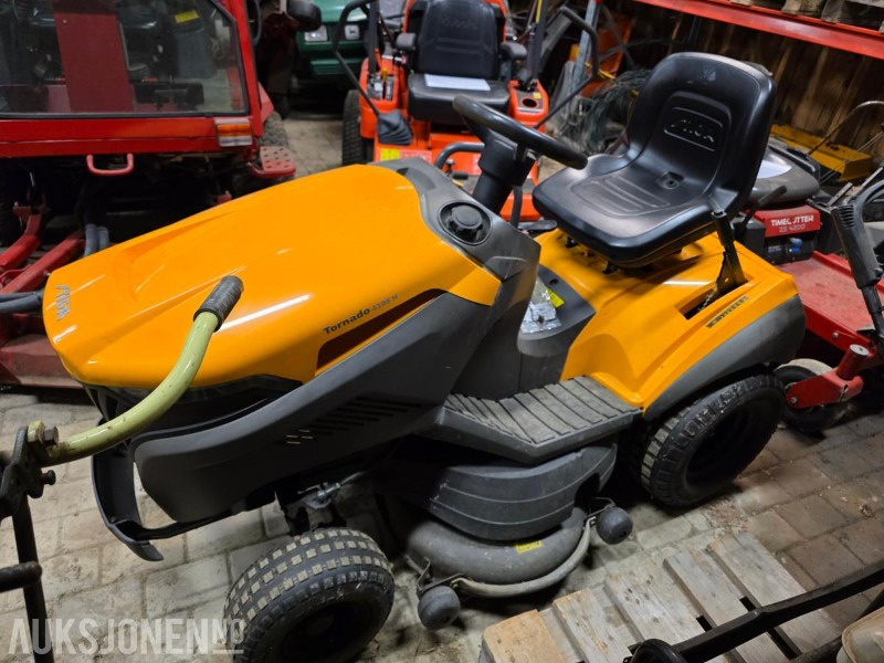 2017 Stiga Tornado 4108 H – traktorklipper - Máquina agrícola: foto 3 2017 Stiga Tornado 4108 H – traktorklipper - Máquina agrícola: foto 3