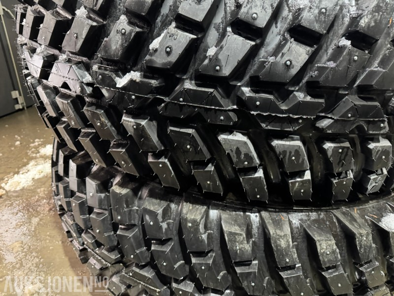 4 stk Fendt Nokian vinterhjul 480/80 R34 + 620/80 R42 med pigg - Máquina agrícola: foto 3 4 stk Fendt Nokian vinterhjul 480/80 R34 + 620/80 R42 med pigg - Máquina agrícola: foto 3