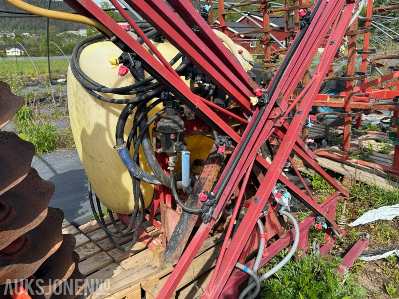 Hardi sprøytebom / 600L / Rep.objekt - Máquina agrícola: foto 3 Hardi sprøytebom / 600L / Rep.objekt - Máquina agrícola: foto 3