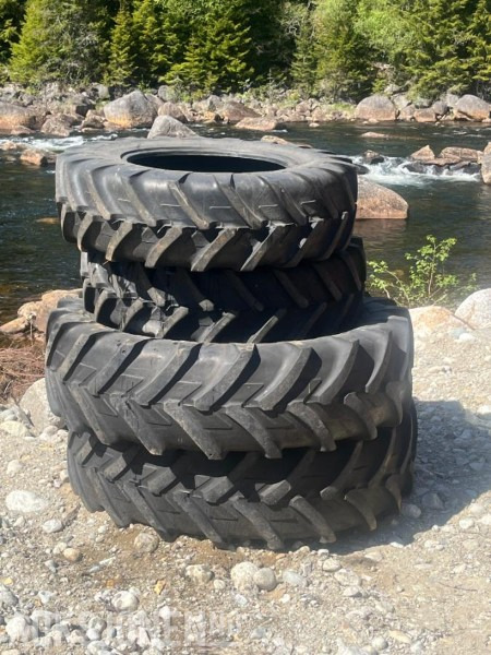 Michelin Traktor dekk 380/85R28 og 460/85R38 - Pneu por Máquina agrícola: foto 1 Michelin Traktor dekk 380/85R28 og 460/85R38 - Pneu por Máquina agrícola: foto 1