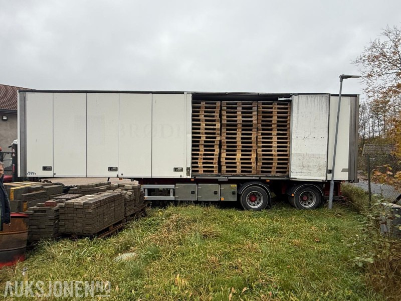 NTM lukket skaptralle m/full sideåpning og truckfester - 28 paller. - Reboque: foto 4 NTM lukket skaptralle m/full sideåpning og truckfester - 28 paller. - Reboque: foto 4