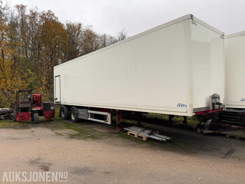 NTM lukket skaptralle m/full sideåpning og truckfester - 28 paller. - Reboque: foto 2 NTM lukket skaptralle m/full sideåpning og truckfester - 28 paller. - Reboque: foto 2
