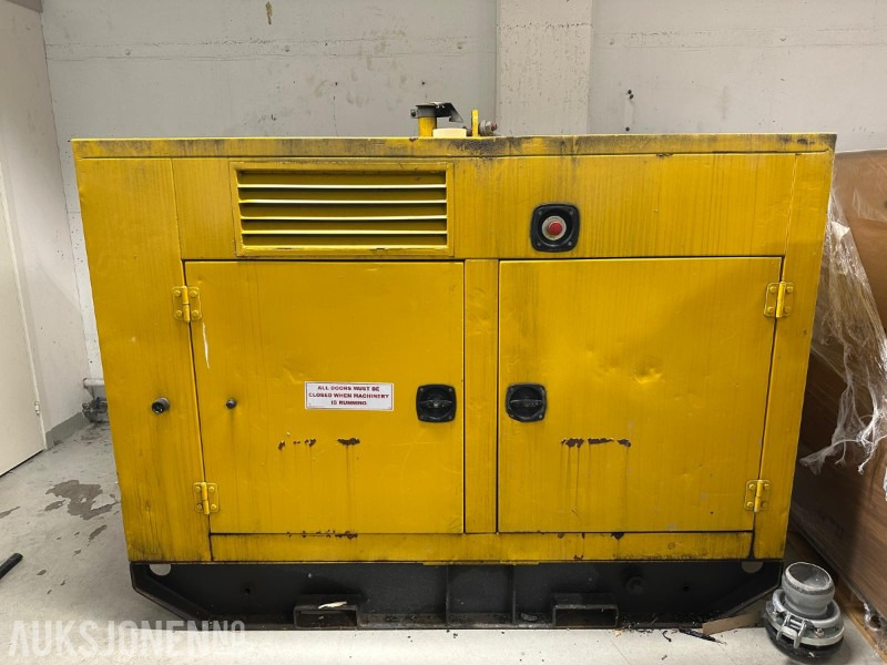 Selwood S100 dieselaggregat – 2006 – 8322 timer - støydempet kapsling - Equipamento de construção: foto 1 Selwood S100 dieselaggregat – 2006 – 8322 timer - støydempet kapsling - Equipamento de construção: foto 1