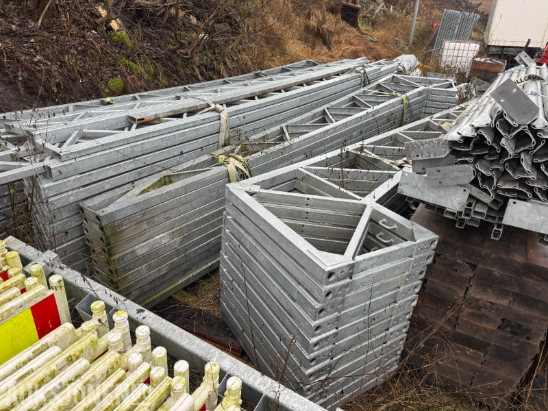 Stålhall 450 m² – demontert lagerhall med duk, klar for opplasting - Equipamento de construção: foto 5 Stålhall 450 m² – demontert lagerhall med duk, klar for opplasting - Equipamento de construção: foto 5